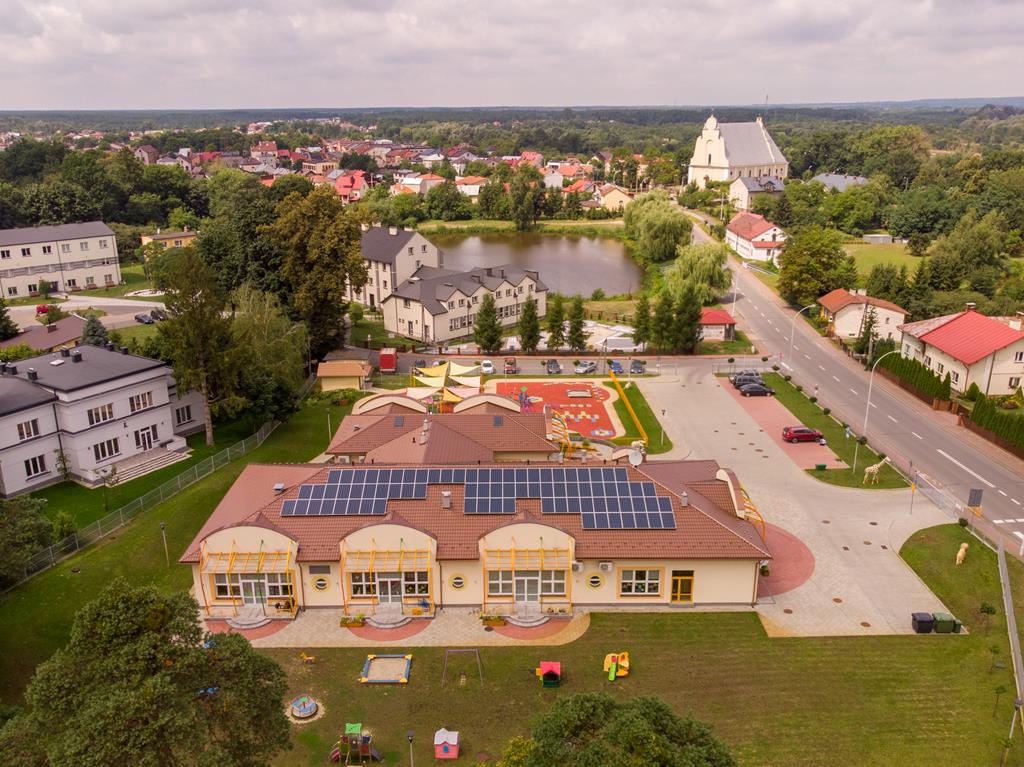 widok z lotu ptaka na przedszkole w Rudniku
